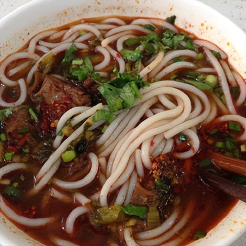 云南昆明美食推荐小锅米线,云南昆明美食排行榜前十名的小吃