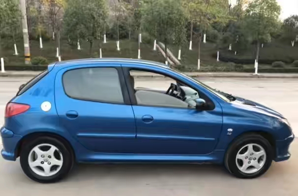 马自达甲壳虫,马自达长得像甲壳虫的一款车