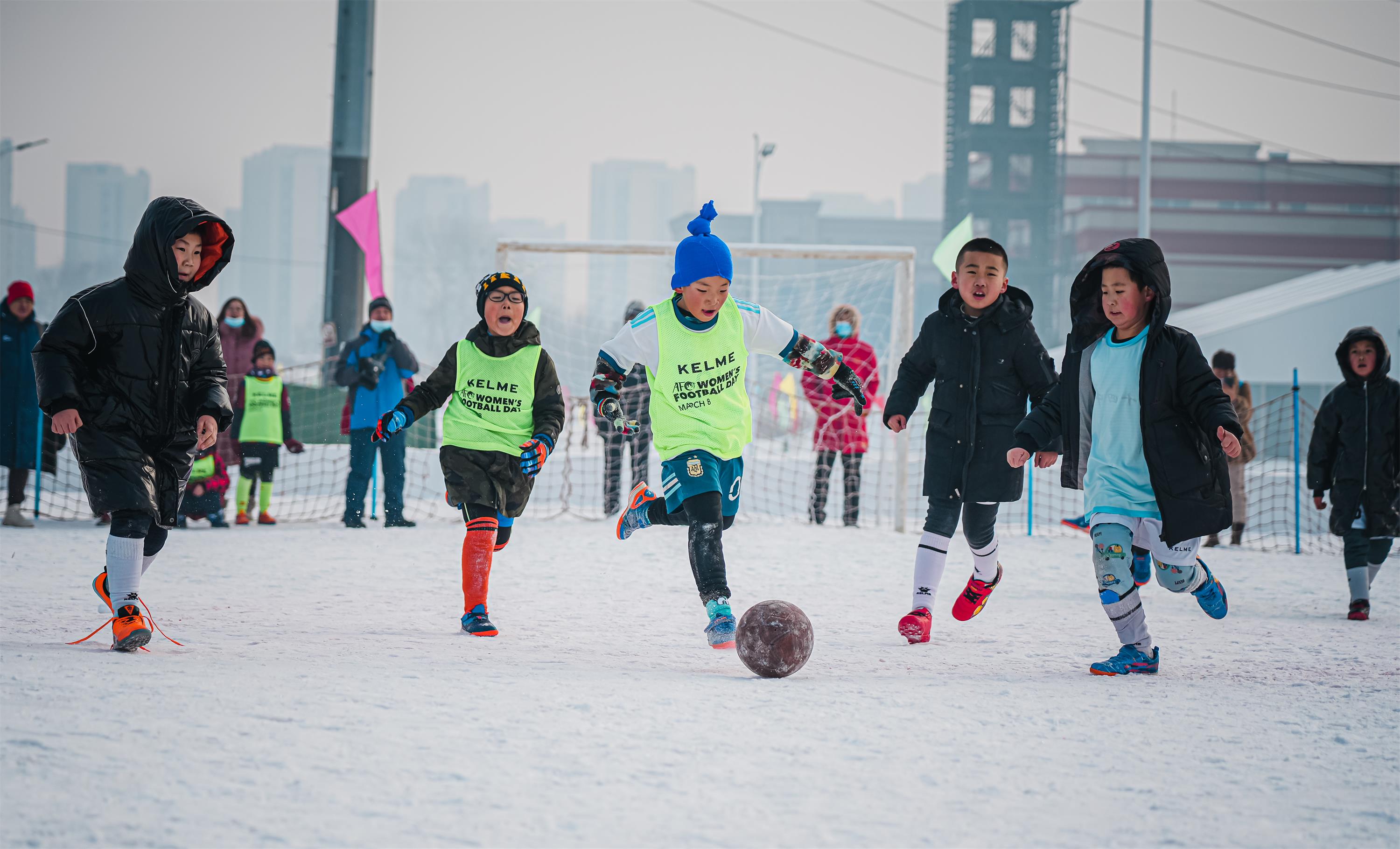 哈尔滨：激情冰雪展翅冬奥叫响冰雪体育“领头雁”