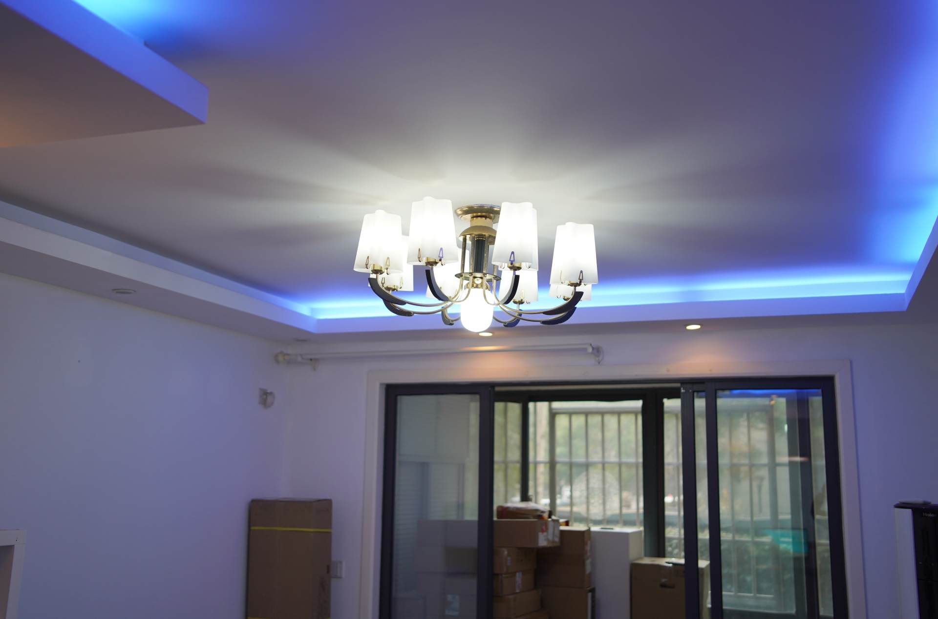 小户型也没有必要做全屋智能灯光,二手房客厅灯光改造