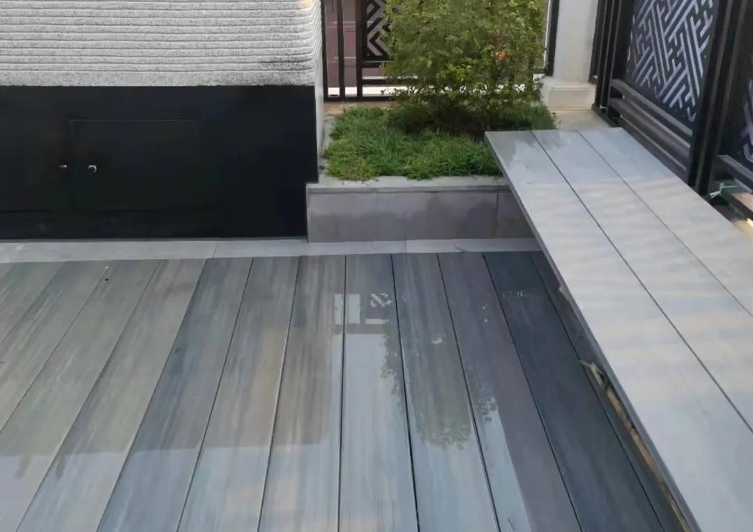 花园塑木地板选哪家品牌,小院塑木地板的缺点