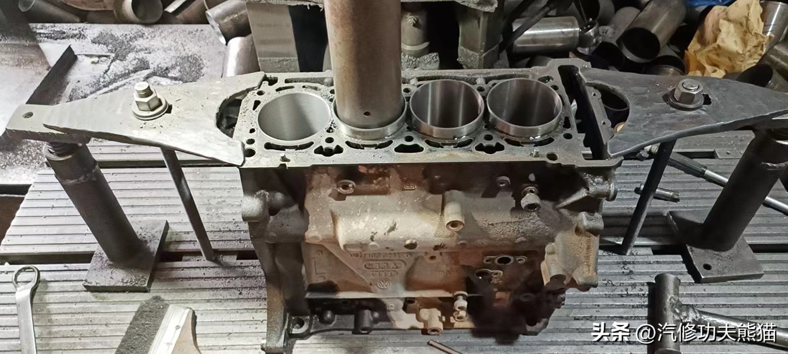 大众途观三百公里烧一升机油,途观3代发动机烧机油