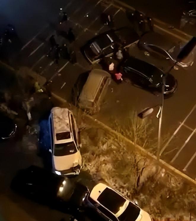 ​唐山陈某志劣迹斑斑，犯案多年“抓不住”，如果没伞怎敢狂奔