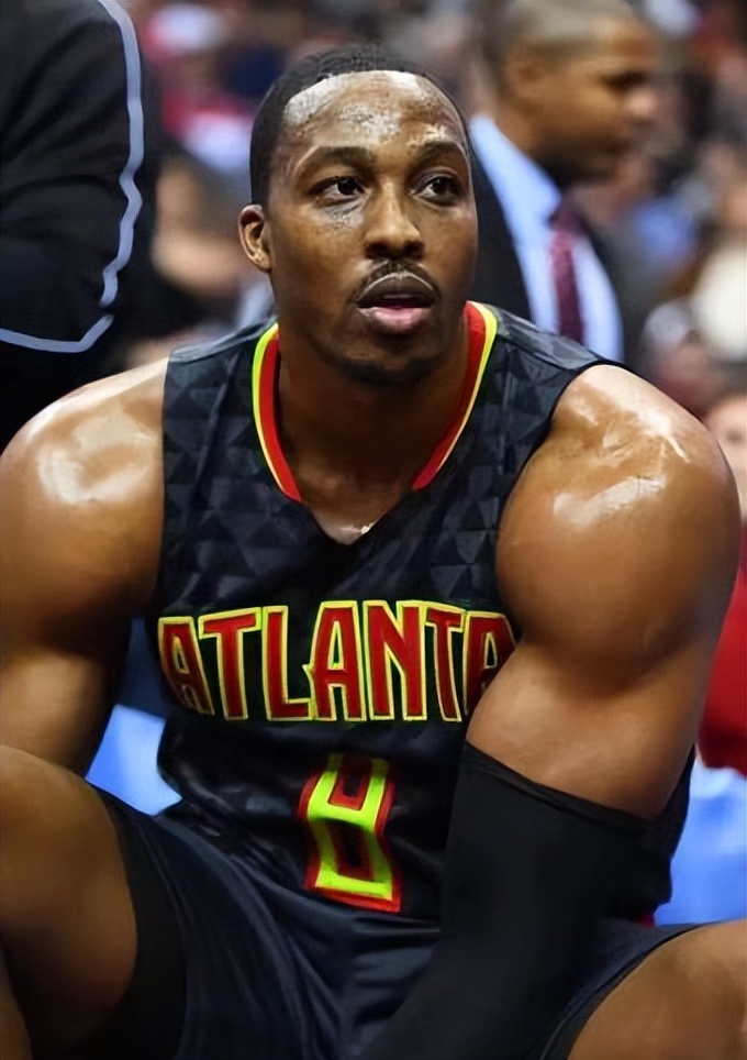 nba球衣穿出紧身衣,nba球员为什么穿紧身球衣