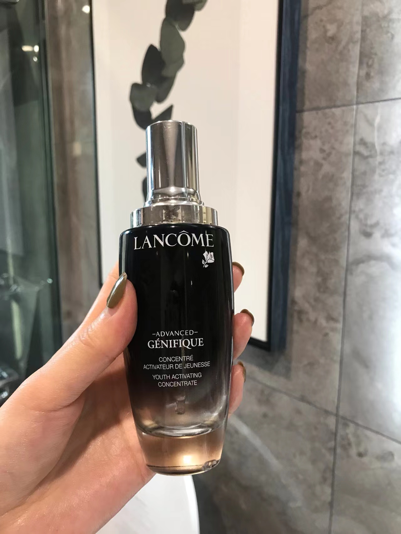 40岁皮肤护理只用精华和面霜,30岁的女性擦什么面霜比较好