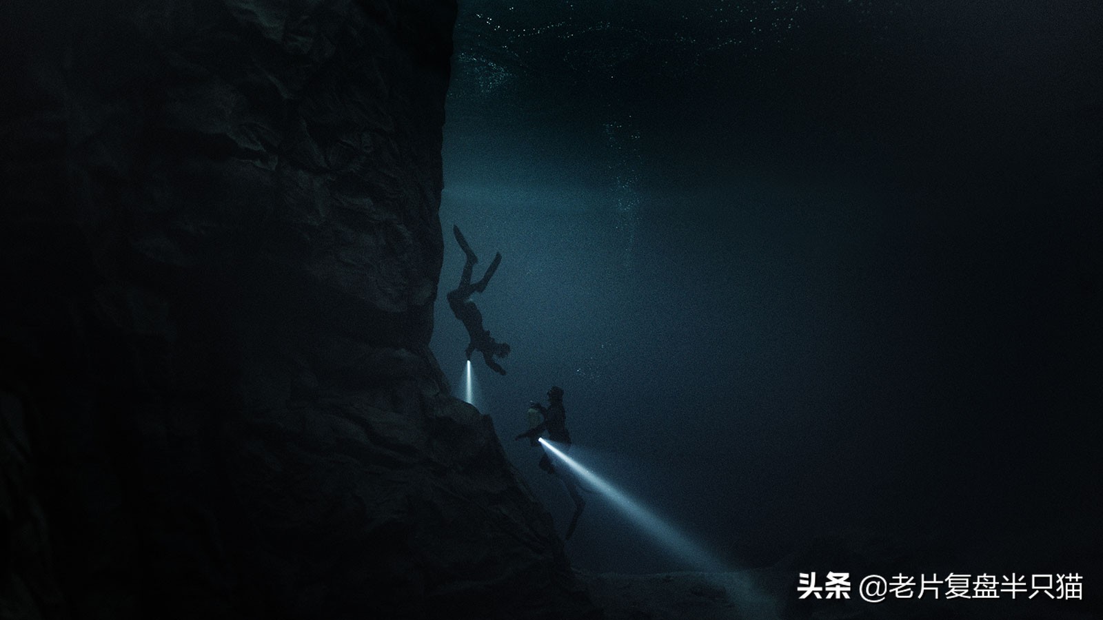 深海电影细思极恐细节,潜入海底一万米深海恐惧症