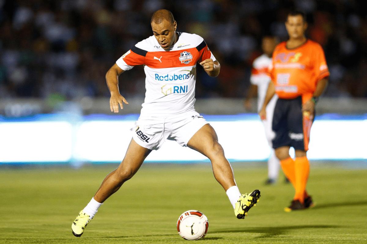 德尼尔森的盘球大师,德尼尔森盘球视频