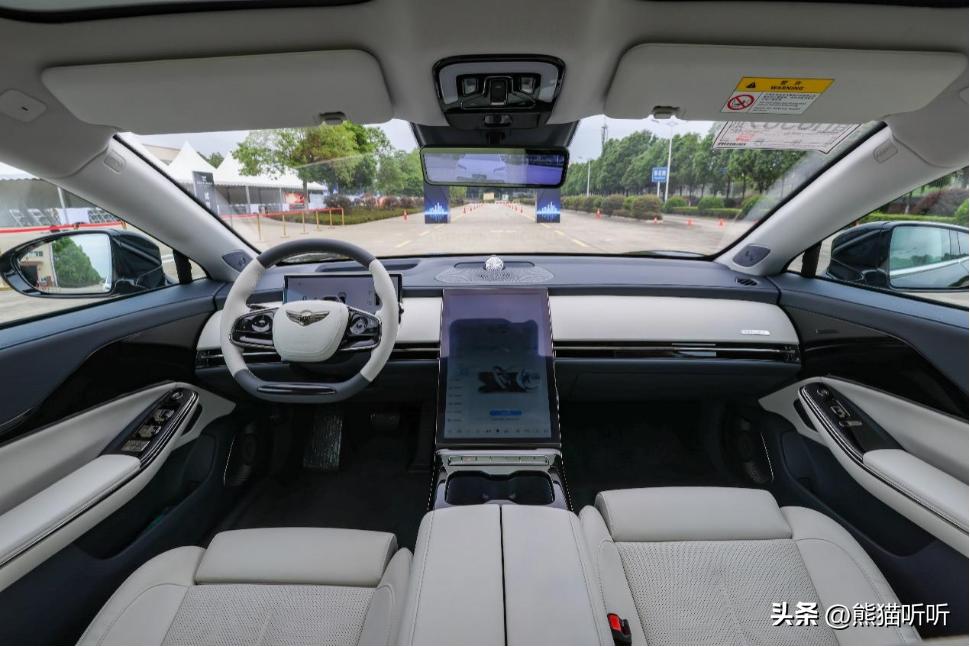 远航汽车y6发布会,试驾远航y6惊艳舒适追求极致
