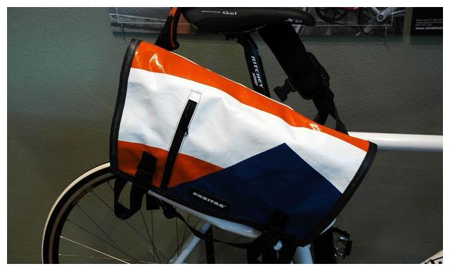 衣服棉与聚酯纤维比例多少最好,聚酯纤维和锦纶的衣服哪个好