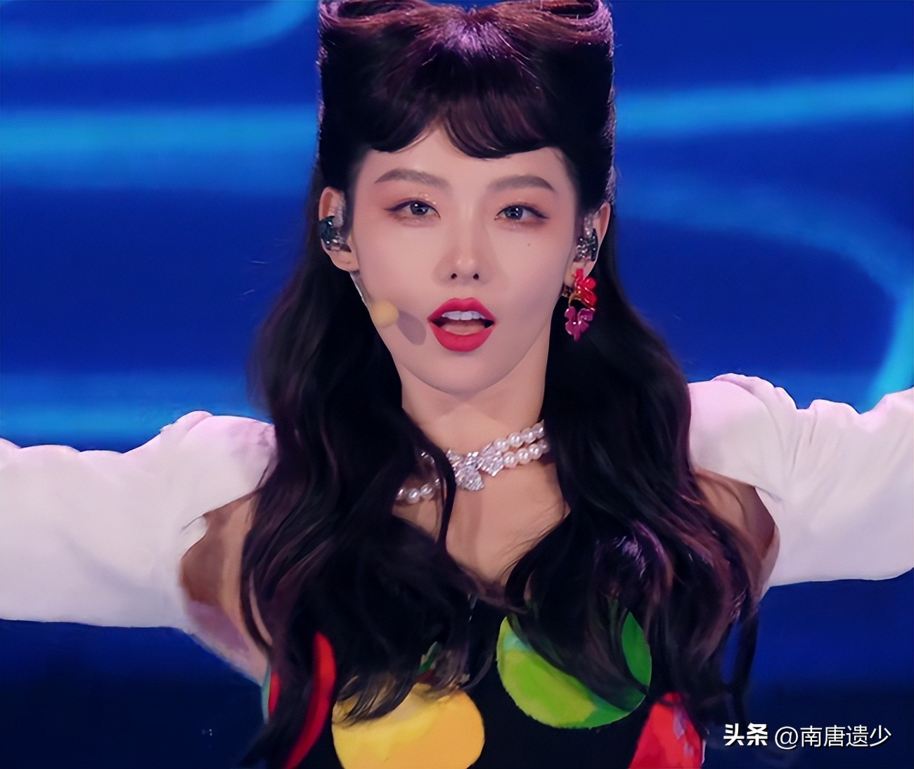 浪姐黄丽玲听谁的歌哭了,黄丽玲浪姐初舞台图片