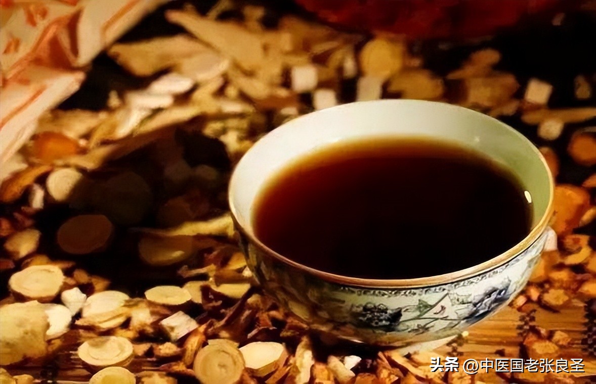 月经有黑块！2种中药，巧妙解决月经病