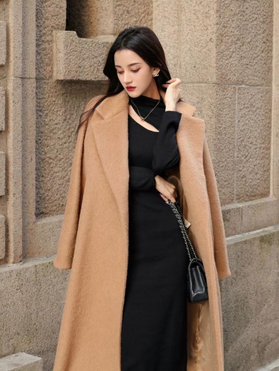 有品位的女人都穿什么衣服,大衣内搭高端大气上档次连衣裙