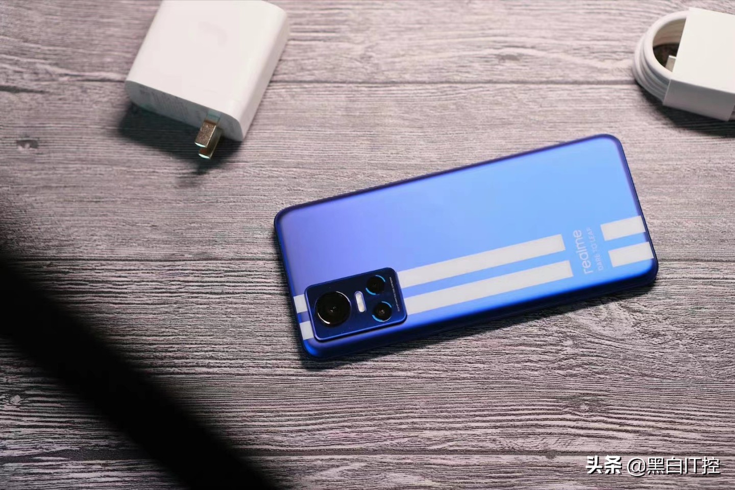 买手机怎么挑选性价比高的手机,买手机应买什么手机才好