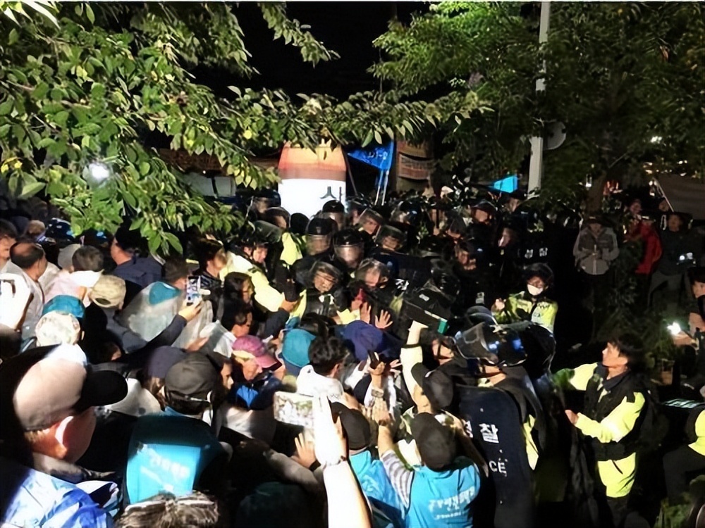 不想成为美国的炮灰！韩国人民很清醒，*会集**要求政府停止萨德部署