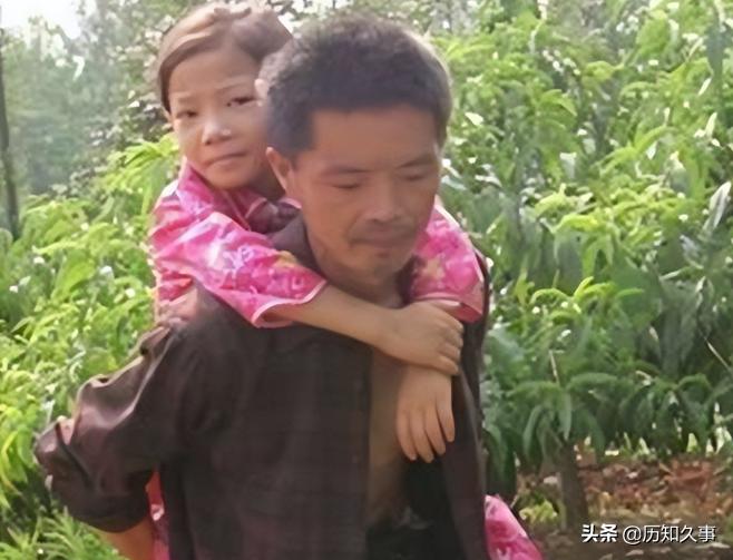 七岁女孩不幸得绝症后续,8岁白血病女孩为了养父写遗书