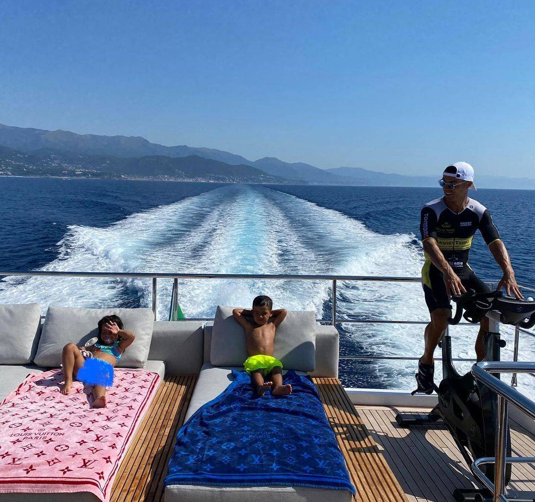 c罗私人飞机最新消息,最新c罗私人飞机