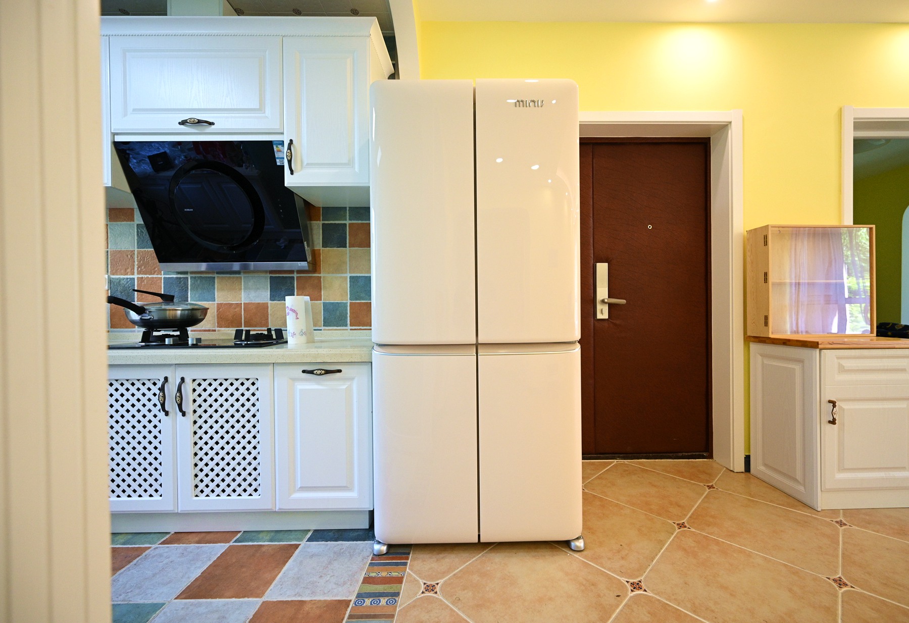 疫情过后你也许需要一台大冰箱，看看这款高颜值的小吉十字门冰箱