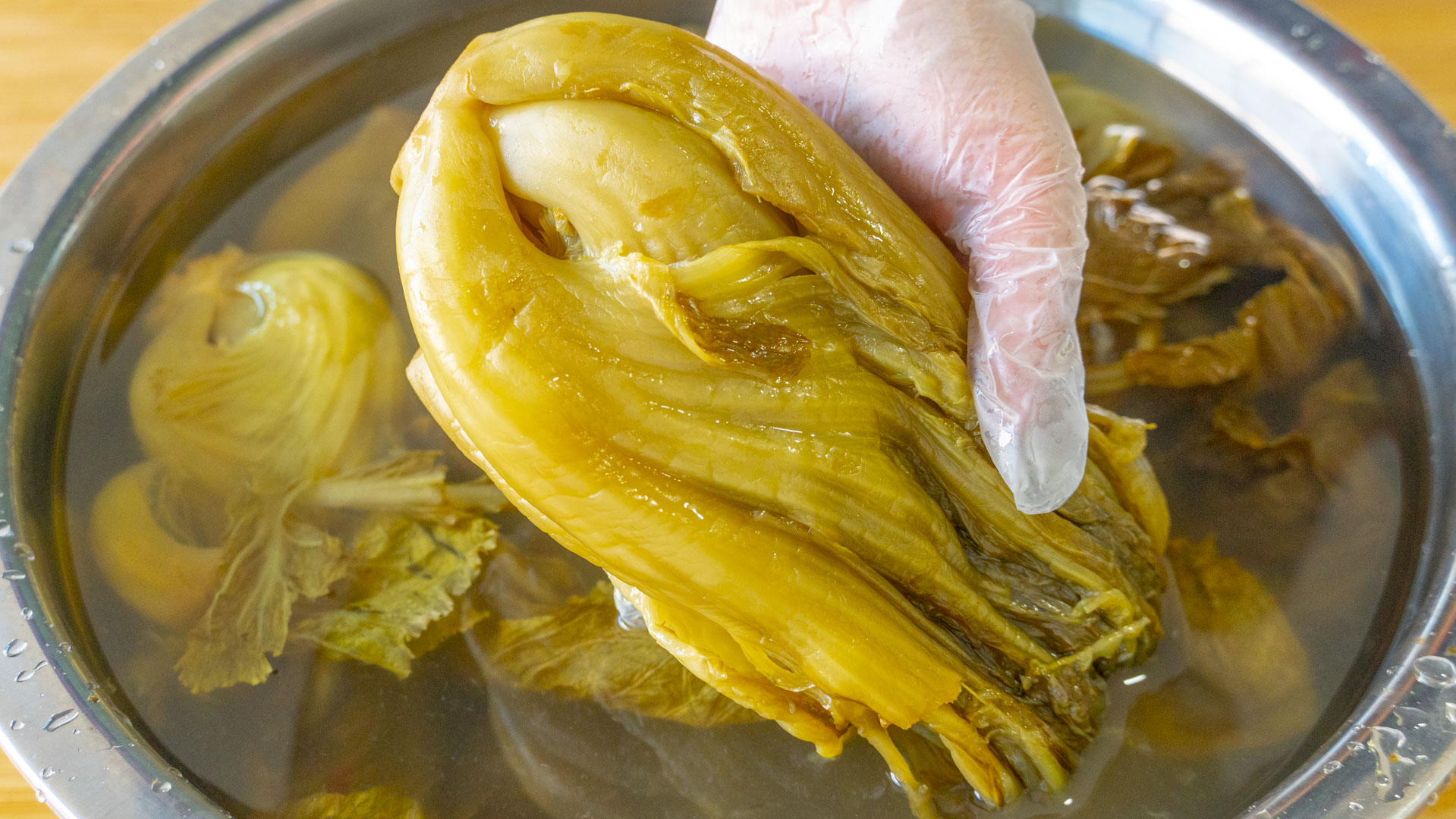 酸菜好吃不发臭的做法,酸菜鲜做的酸菜怎样吃才能更安全