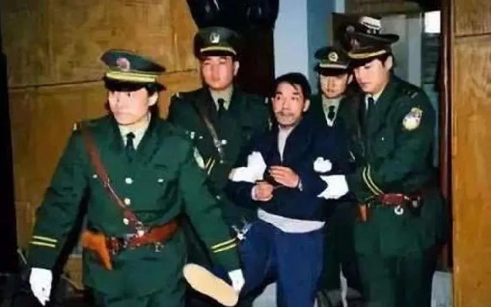 劳荣枝二审细节：坐台赚钱给法子英花，二人“仙人跳”作案方式