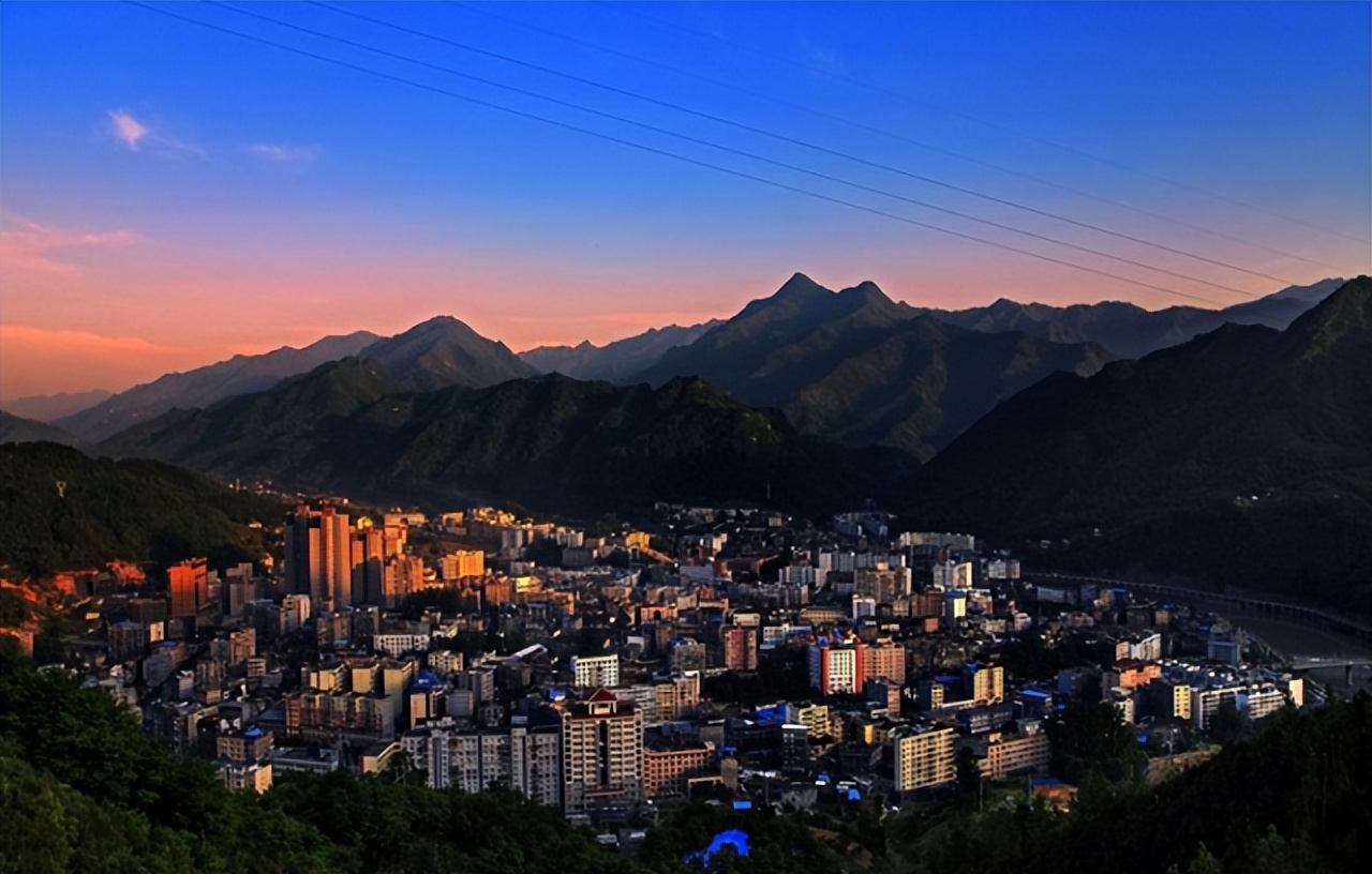 重庆周边三小时车程的小县城推荐,离重庆最远的省