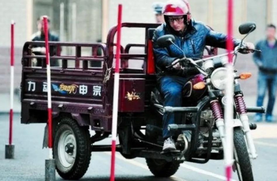 所有的电三轮车都需要d驾照吗,三轮车考驾照可以开二轮吗