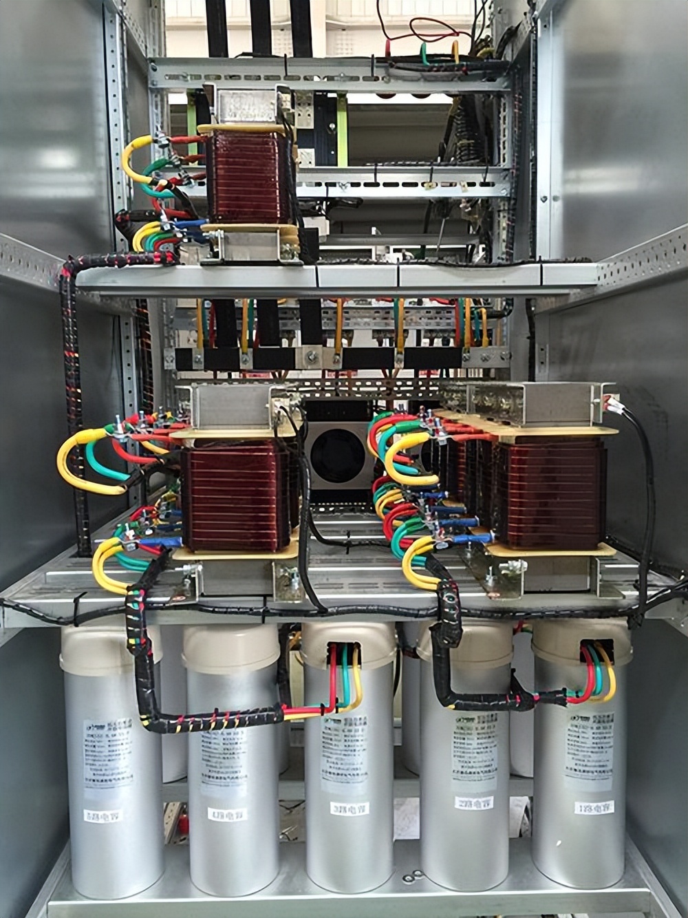 电网无功补偿实用新技术是什么,对电力系统进行无功补偿可提高