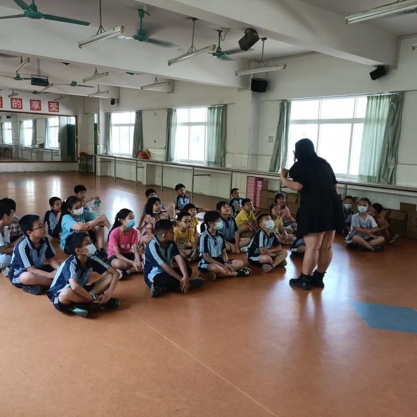 直击课外喵暑托开课首日情况：能和同学一起过暑假，太好玩了