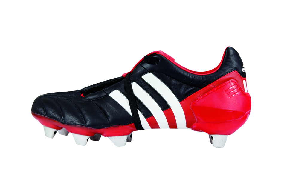 阿迪达斯足球鞋猎鹰predator,阿迪达斯猎鹰predator长钉