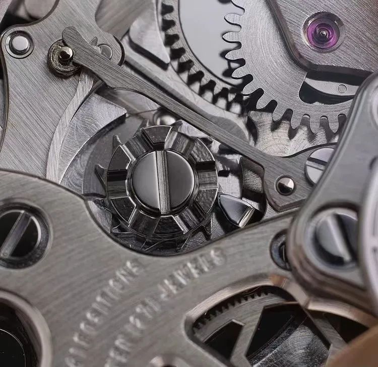 宝珀空军司令玫瑰金上手效果,宝珀空军限量计时表