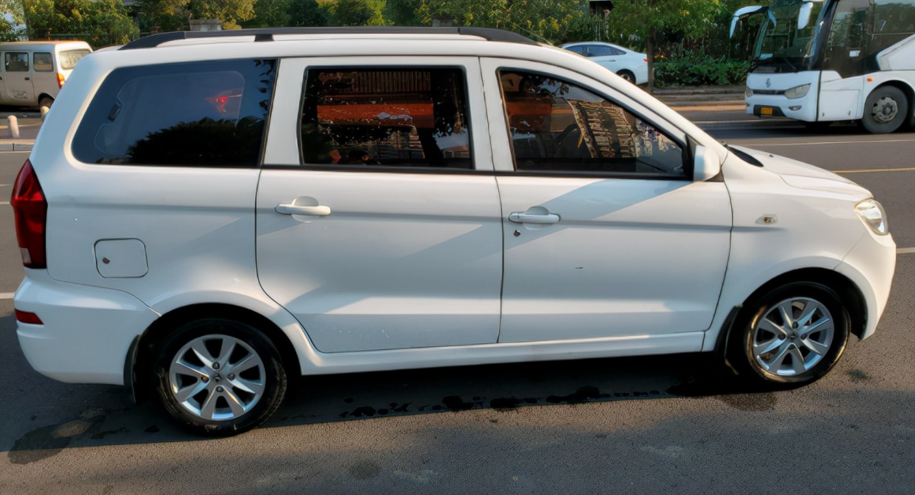 风光330s新款内饰,风光330s有哪些优点