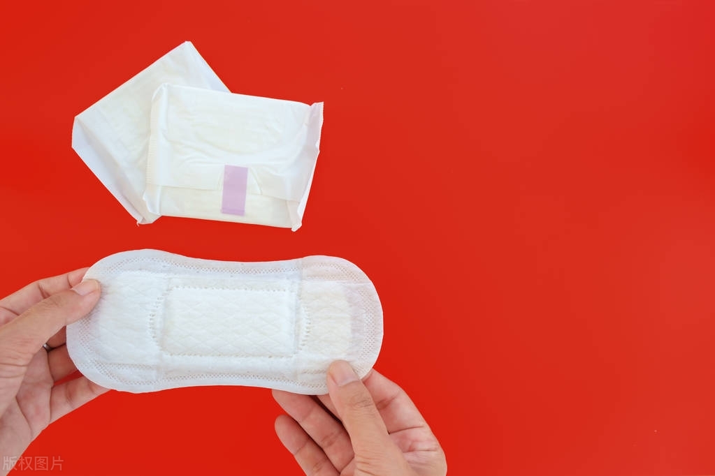 女性下边有异味是什么原因,女性下边有臭味咋回事