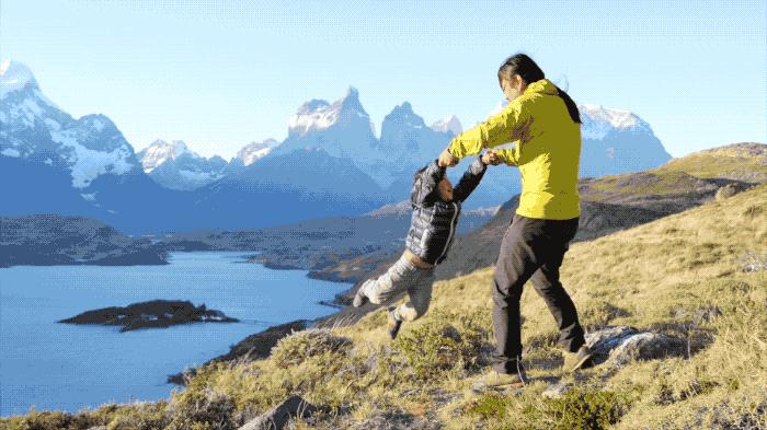 夫妻带5岁女儿和4岁儿子环游世界,夫妻带着孩子环游世界