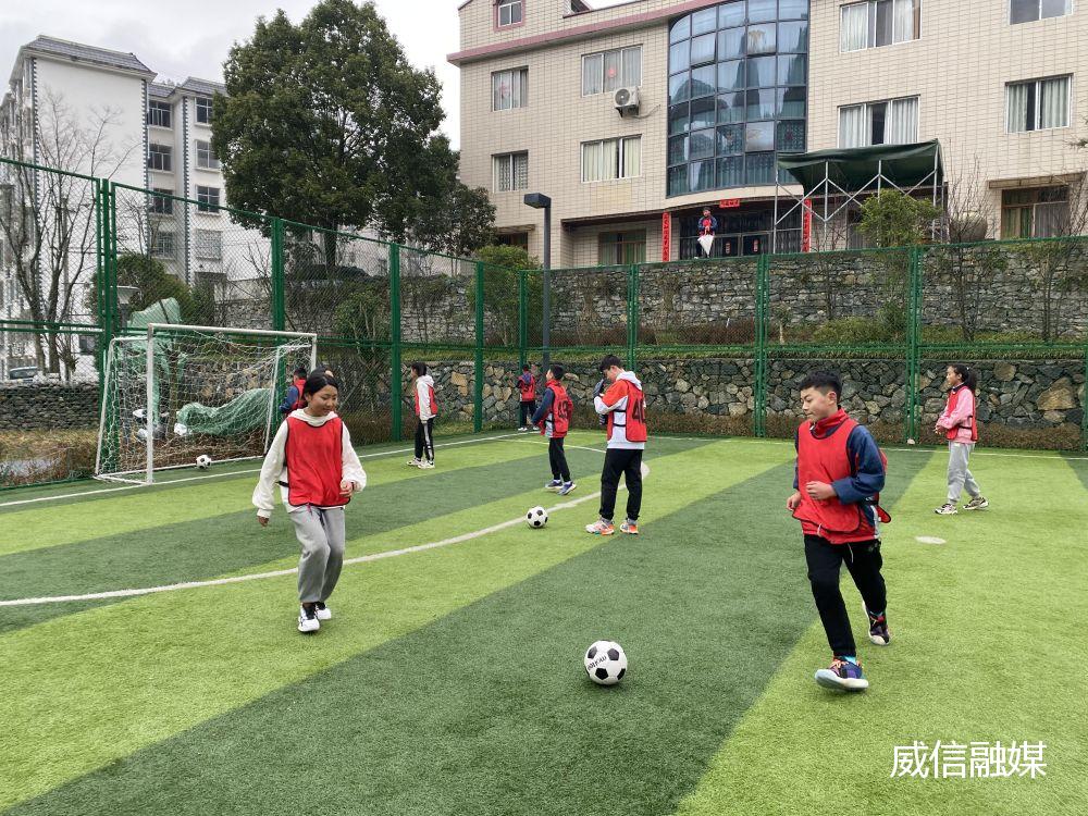 小学五人足球联赛全程,中小学生五人制足球比赛