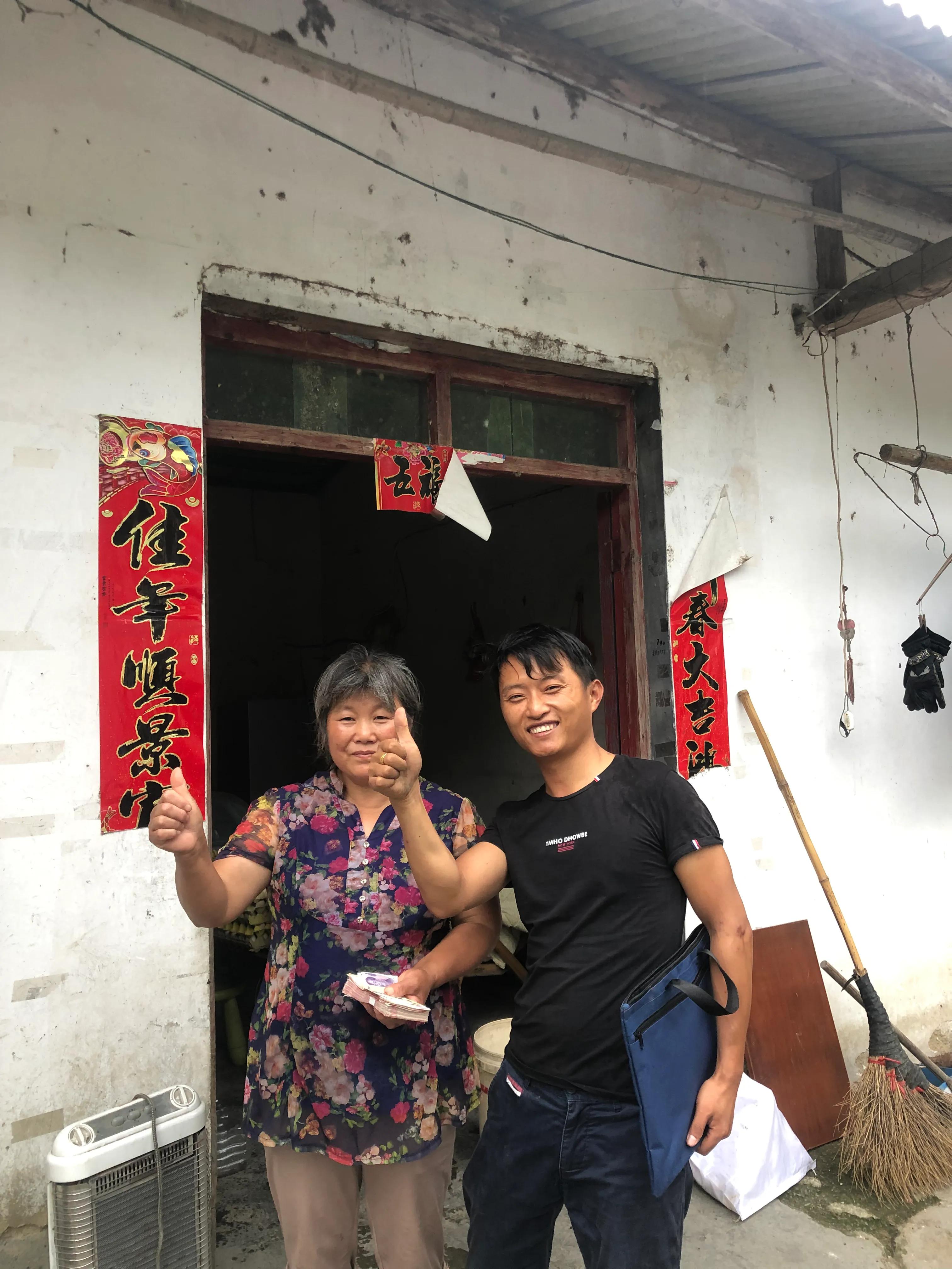 大家好,我是胡铭浩,来自安徽省旌德县白地镇,今年37岁,现在是一名返乡创业青年。