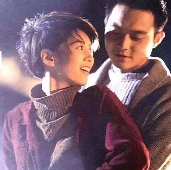 30多年后再看张智霖：如此完美的男人，不温不火或许是最好的选择