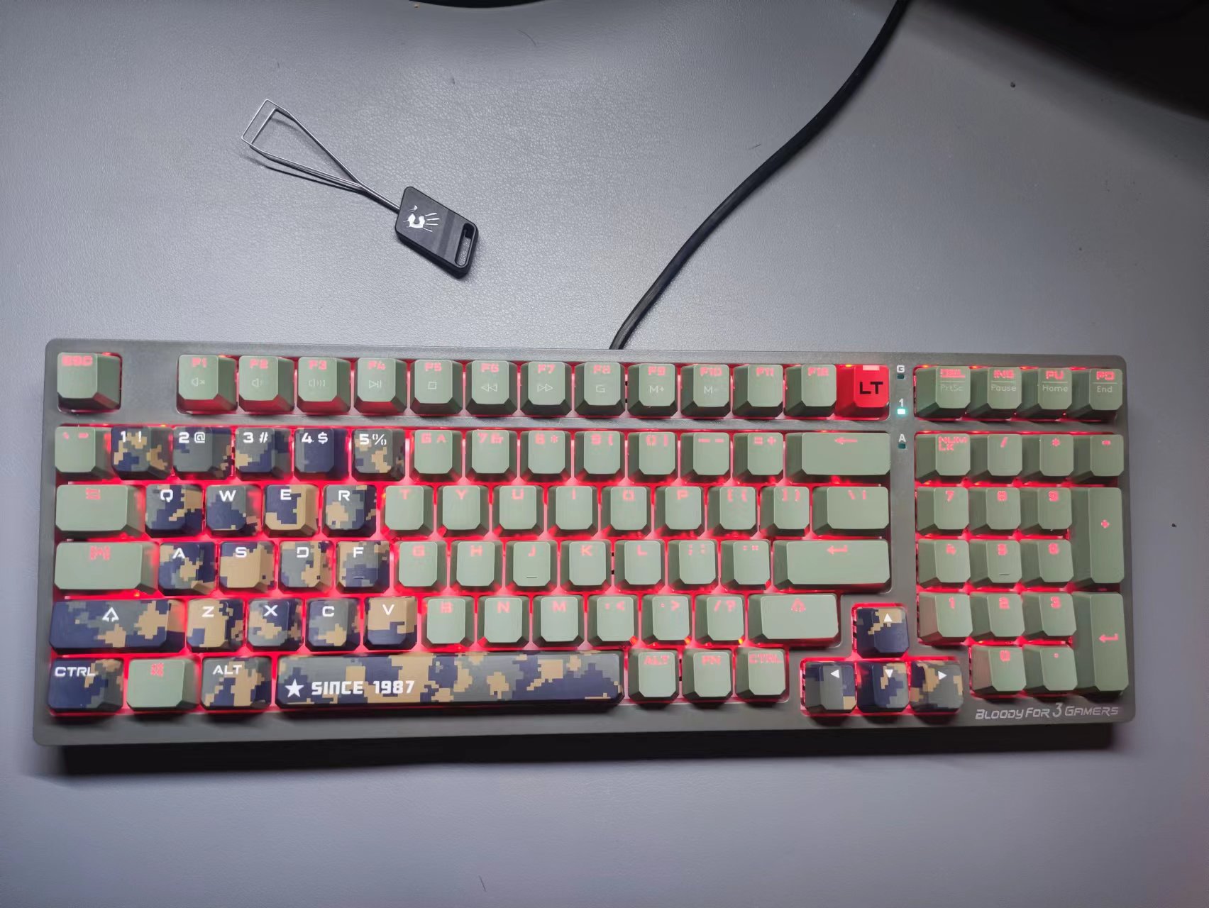 血手幽灵t98键盘要不要下载驱动,血手幽灵t98飞行员好用吗