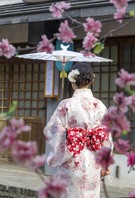 日本女朋友就是思想开放,她处了个韩国男友,就把闺蜜介绍给我