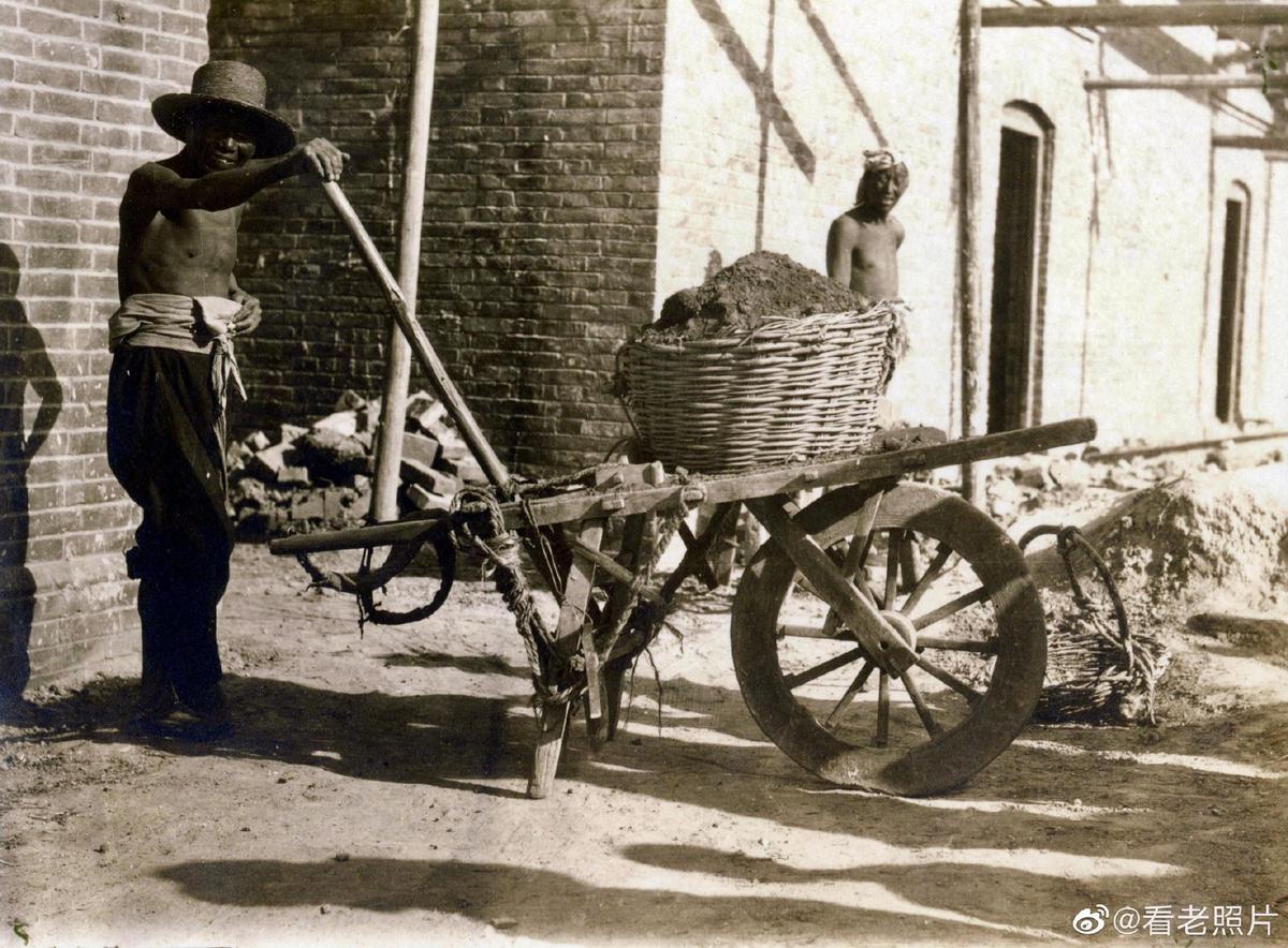 纳粹德国屠杀犹太女人,变态纳粹