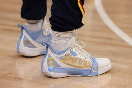 361度跟安踏哪个鞋比较好,361安踏板鞋