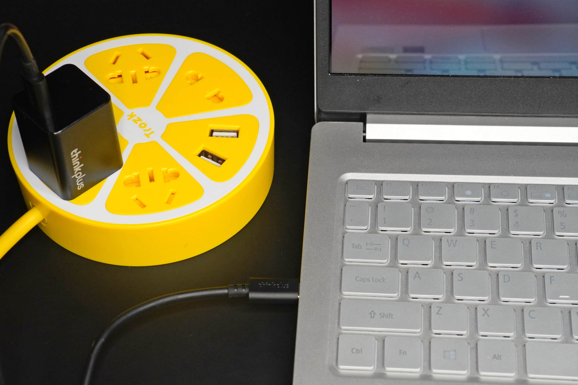 混合办公好物推荐,口红电源thinkplus值得买吗