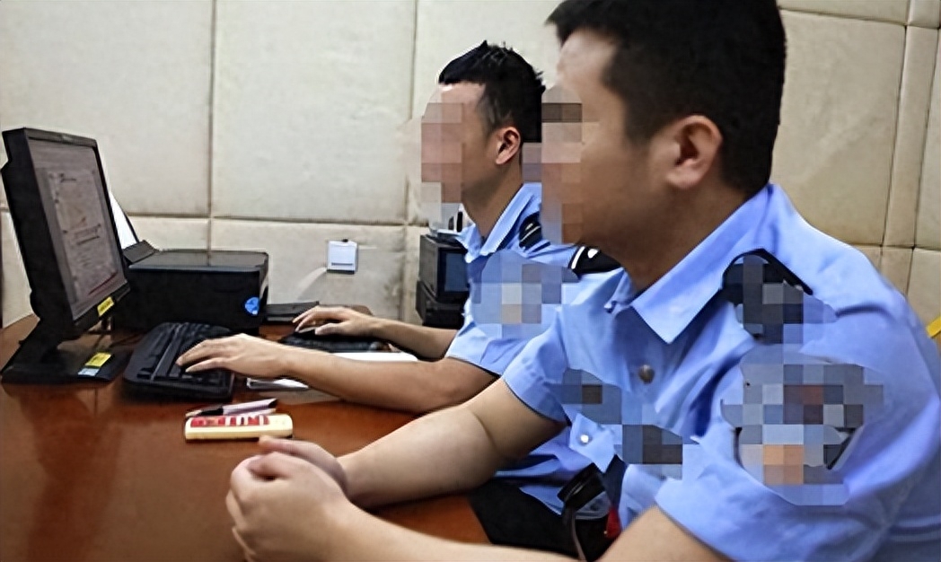 江苏51岁大姐醉酒被人扛走,51岁大姐醉酒被人扛走