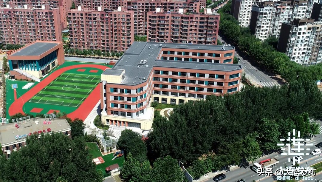 芝罘区新建学校计划投入时间,学校新建停车场投入使用