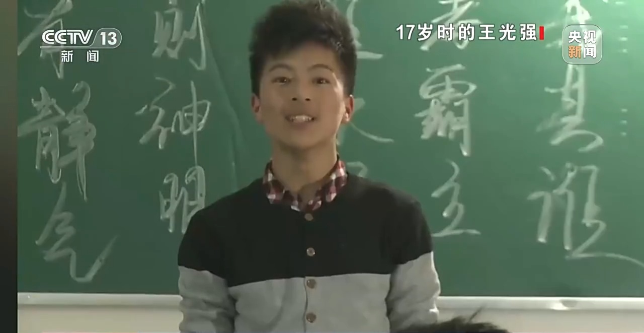 汶川大地震活下来卖樱桃的男孩,2008汶川地震活下来的人