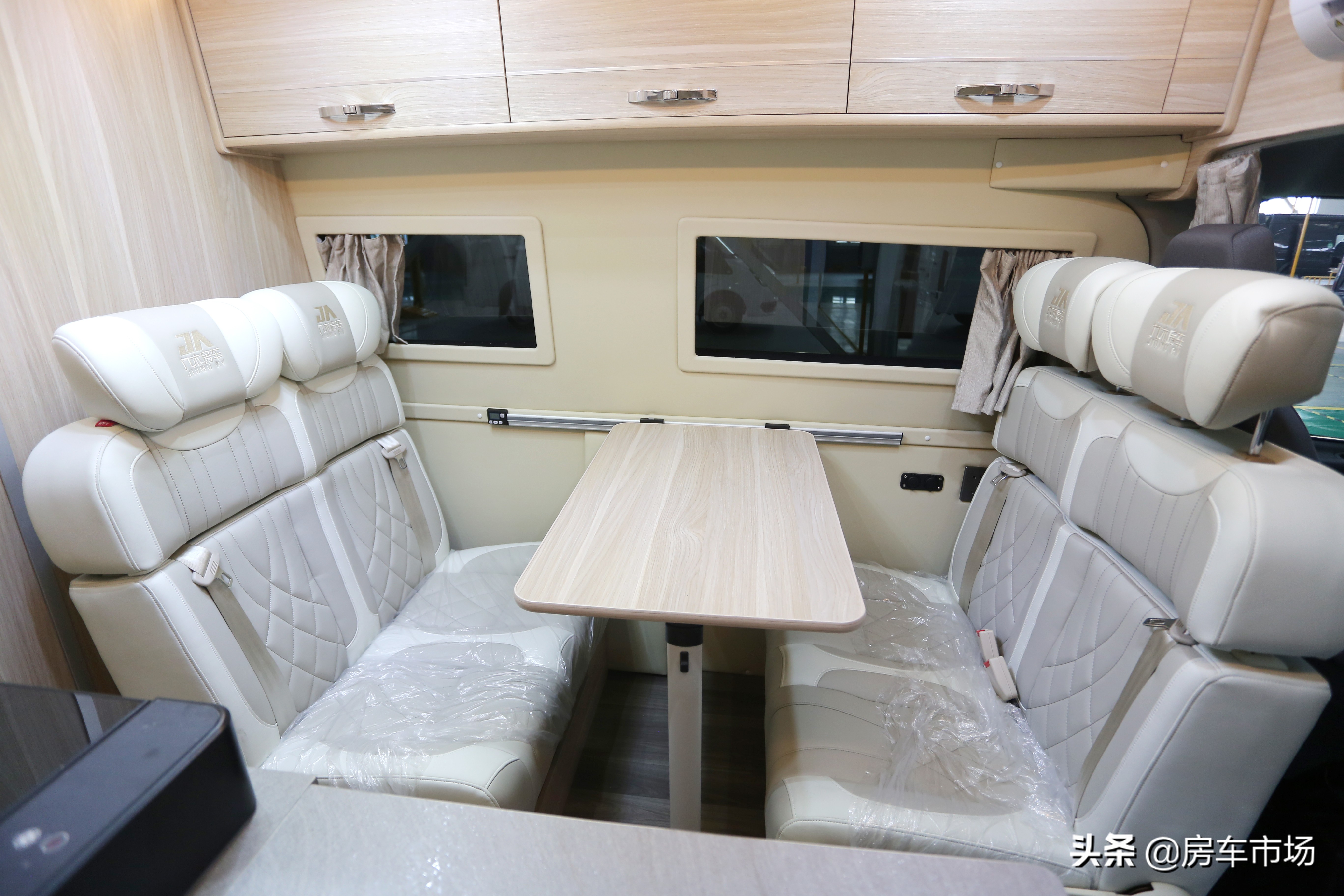 福特新全顺v362房车最新视频,福特v362中轴中顶纵床房车