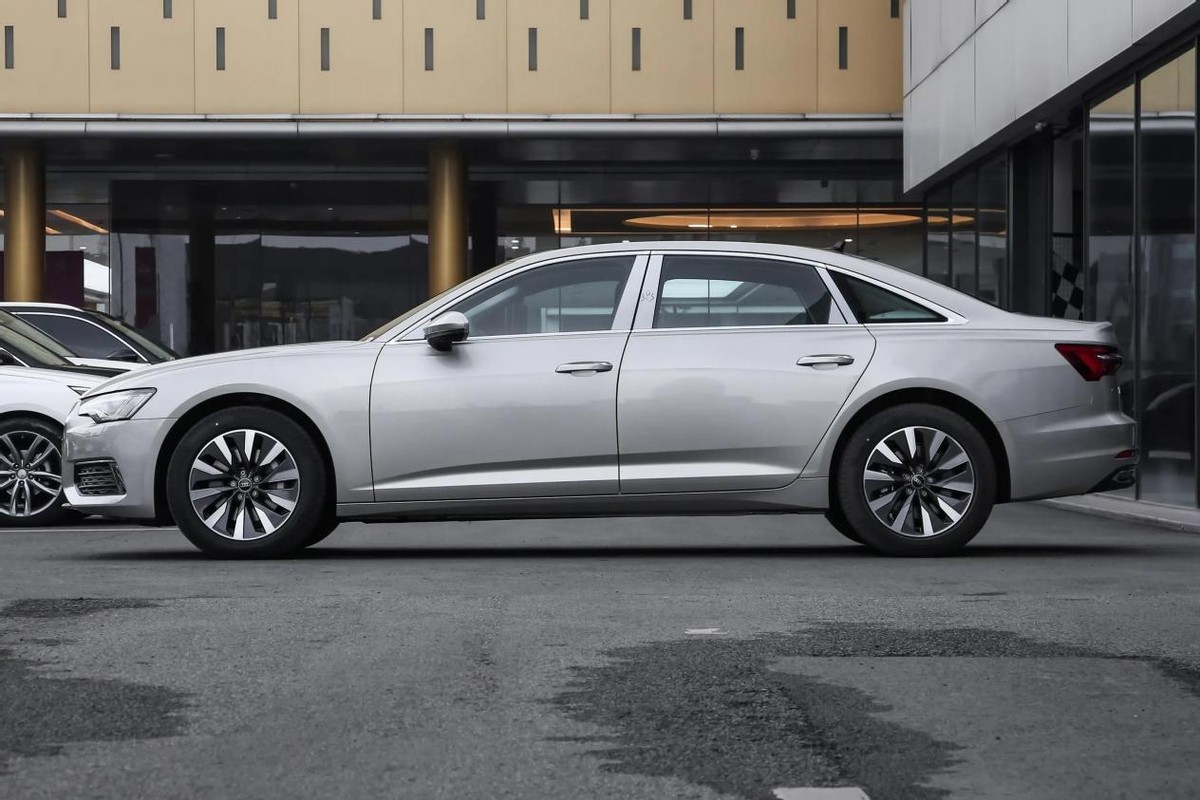 降价近50万的28l四驱奥迪a6l,终端优惠后裸车价最低的车型