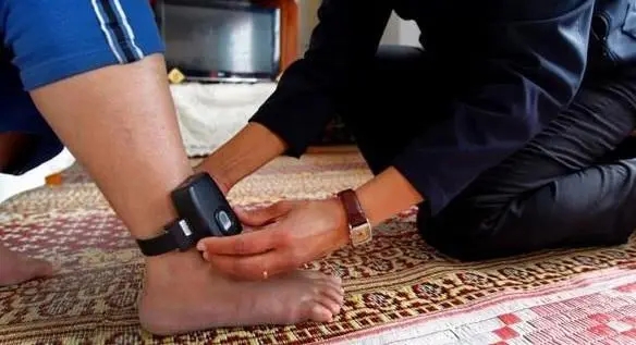 电子脚镣能爆炸吗,电子脚镣电击威力大不大