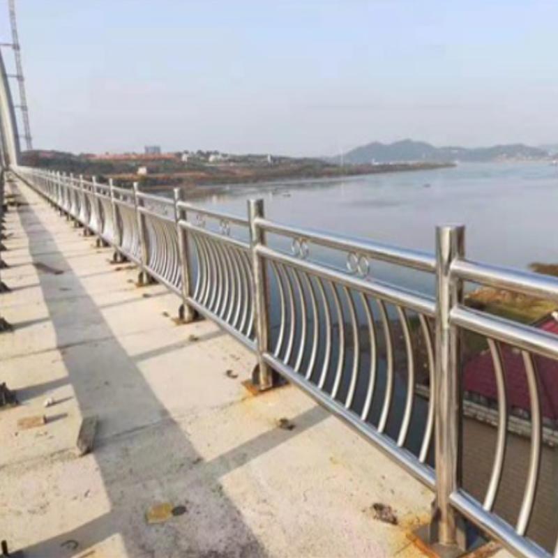 不锈钢护栏的表面处理,不锈钢护栏使用啥保护