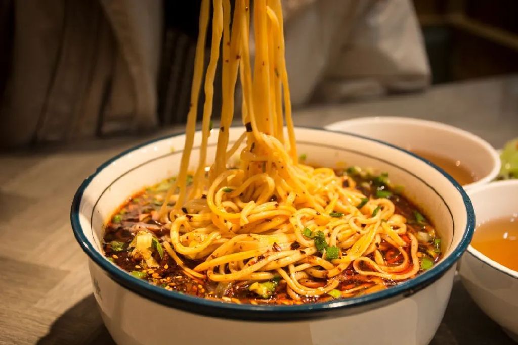 味千拉面的困局说明了什么,半年亏1亿味千拉面跌下神坛