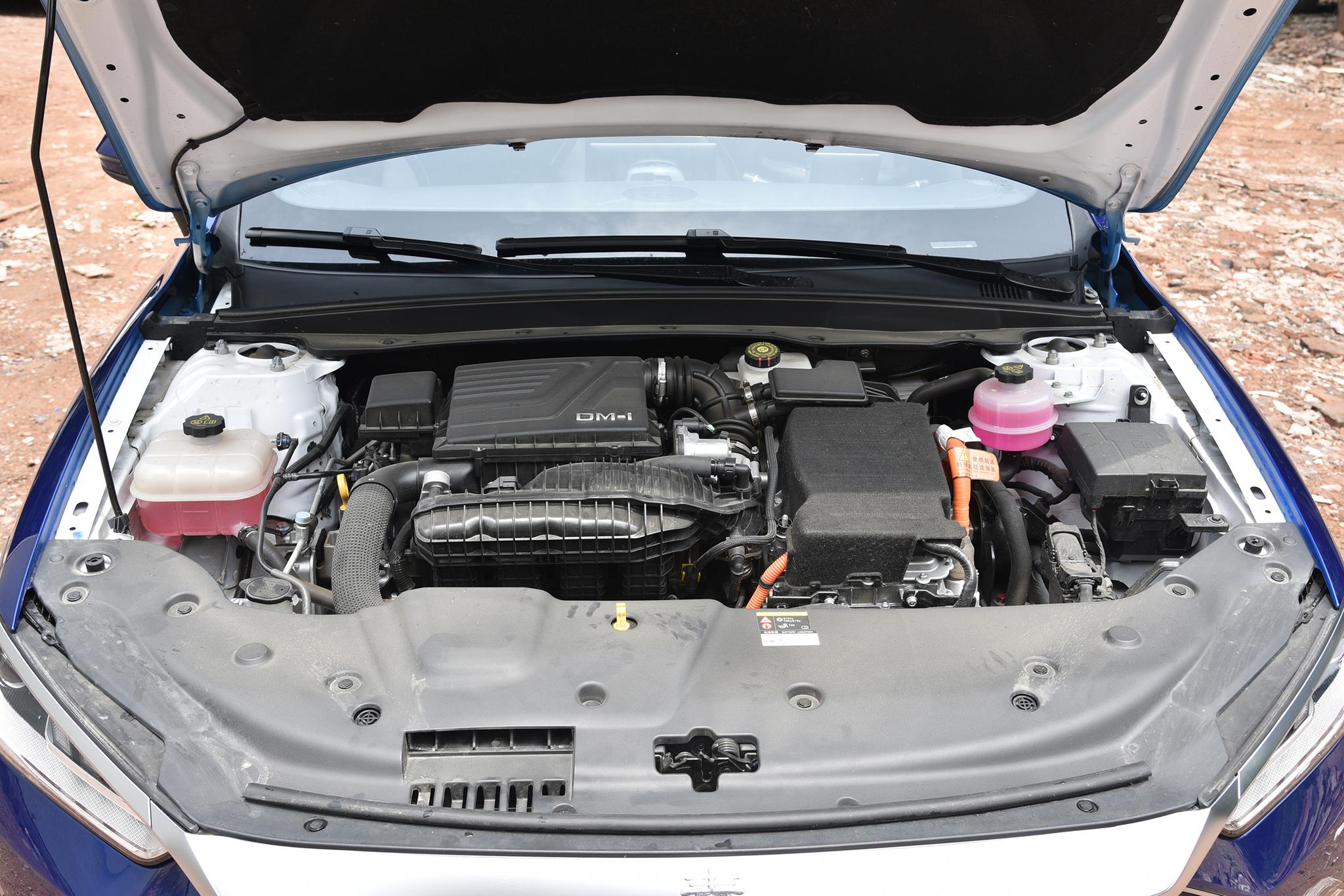 秦plusdm-i和老牌家轿轩逸,比亚迪秦plusdm-i跟卡罗拉哪个好