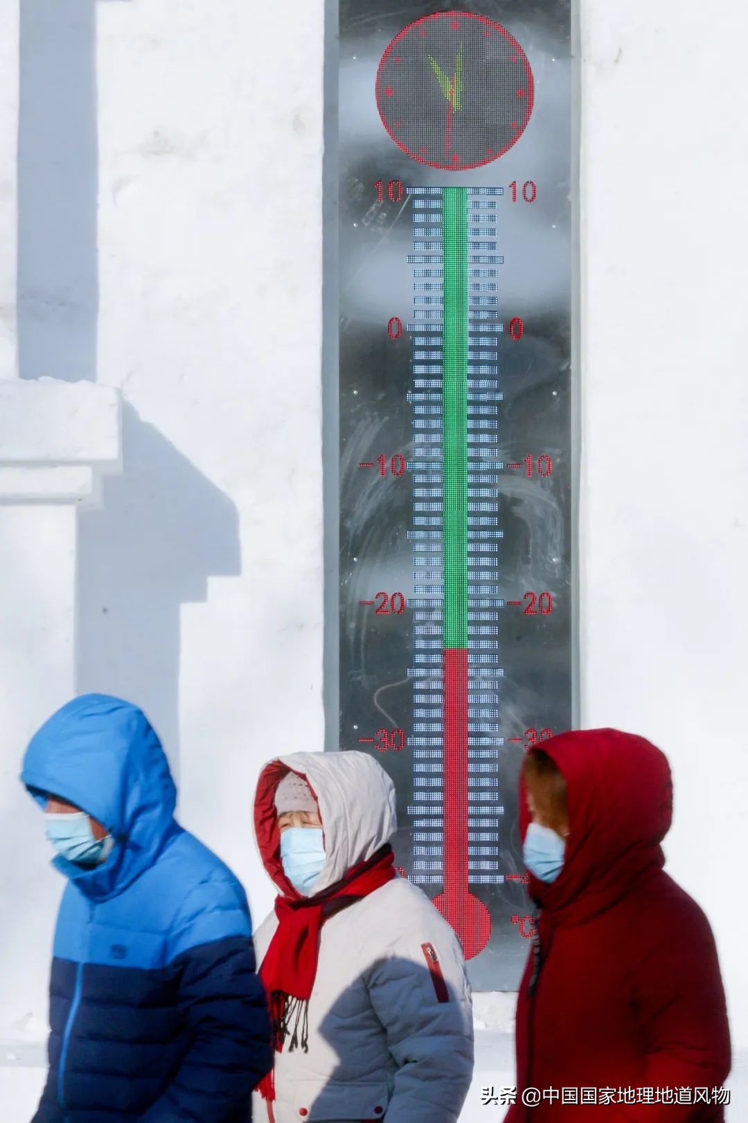 在东北打雪仗总是来得猝不及防,东北打雪仗玩的是雪吗